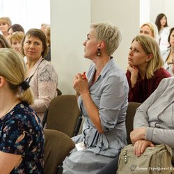 Фото з лекції «Чому ми любимо чи не любимо своє тіло?», Анна Кушнерук