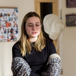 Фото з лекції-практикуму зі створення колажу, Аліна та Вікторія Пономаренко