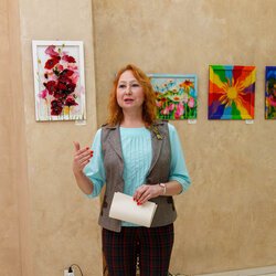 Венера Сабірова на відкритті виставки «Всесвіт за моїм вікном», 11 січня 2018 р.