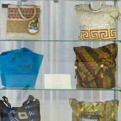 Автор: Ніна Янчуковська. Виставка клаптикового шиття «Україна зоряної мови, Україна Божого Буття», 2 – 23.09.2017 р.