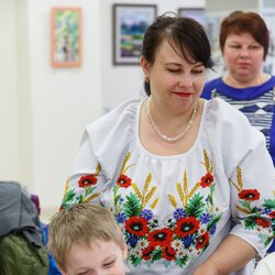 Фото з майстер-класу із писанкарства за зразком писанок Київщини «Мальва», Тетяна Коновал