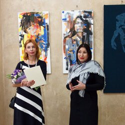 Інна Селантьєва та Ірина Бендеровська на відкритті виставки «Ukrainian art is the Best», 1.11.2016 р.
