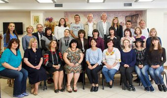 Учасники круглого столу «Косівська мальована кераміка: підготовка до списку ЮНЕСКО», 1 вересня 2017 р. Учасники круглого столу «Косівська мальована кераміка: підготовка до списку ЮНЕСКО», 1 вересня 2017 р.
