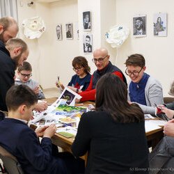 Фото з майстер-класу зі створення колажу, Іван та Василь Костенки