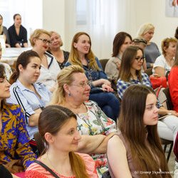 Фото з лекції «Чому ми любимо чи не любимо своє тіло?», Анна Кушнерук
