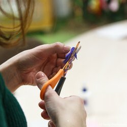 Фото з майстер-класу із виготовлення різдвяного вінка з паперу «Долонька», Катерина Кліандрова