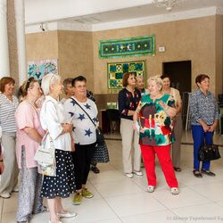 Екскурсія виставкою «Україна зоряної мови, Україна Божого Буття», 12 вересня 2017 р.