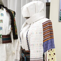 Майстри: Дарія Стасюк та Діана Новак, VIІ Всеукраїнська виставка «Бісер: Вчора. Сьогодні. Завтра», 1 - 23.03.2019 р.
