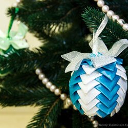 Майстри: Дар'я Семенова та Марина Косач. VI Свято Новорічної Іграшки, 3 - 30.12.2016 р.