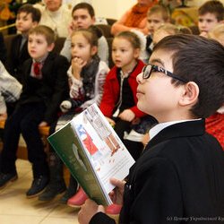 Фото з презентації дитячих новорічних книжок. Видавництво «Братське»
