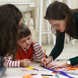 Фото з майстер-класу із виготовлення різдвяного вінка з паперу «Долонька», Катерина Кліандрова