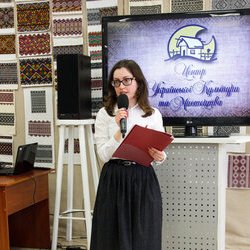 Ольга Музиченко на відкритті виставки «Ірина Свйонтек. Життя присвячене мистецтву», 18 травня 2017 року