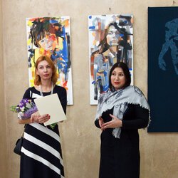 Інна Селантьєва та Ірина Бендеровська на відкритті виставки «Ukrainian art is the Best», 1.11.2016 р.