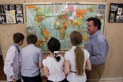 Виставково-соціальний проект «Звідки беруться дорослі», 21 травня– 10 червня 2015 року