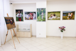 Виставка фотографій та живопису Володимира Козюка « Світ української душі », 03 – 28 листопада 2015 року Виставка фотографій та живопису Володимира Козюка « Світ української душі », 03 – 28 листопада 2015 року