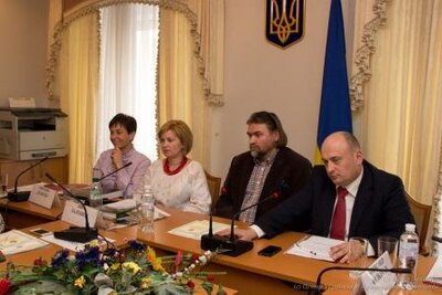 Всеукраїнський круглий стіл "Шляхи відродження етнічної автентики" Всеукраїнський круглий стіл "Шляхи відродження етнічної автентики"