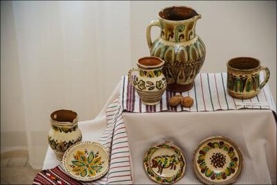 Виставково-мистецька акція «Косівська мальована кераміка – диво Гуцульщини» Виставково-мистецька акція «Косівська мальована кераміка – диво Гуцульщини»